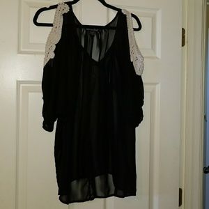 Sheer shoulder peep shirt